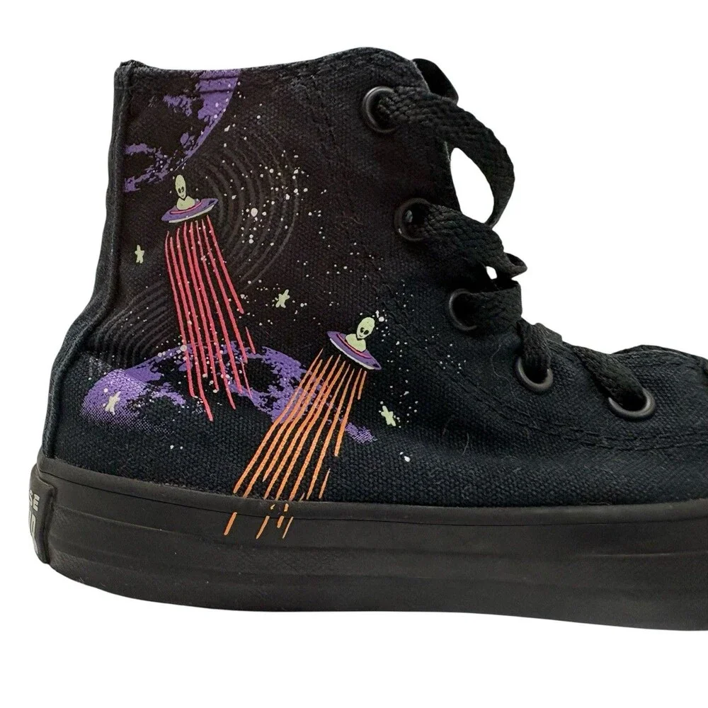 Converse All Star Chuck Taylor : Alien / UFO GITD Unisex Kids US Size 1 Roswell